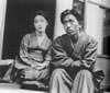 竹久夢二（右/37歳）と、モデルであり愛人のお葉（左/17歳）（1921年）